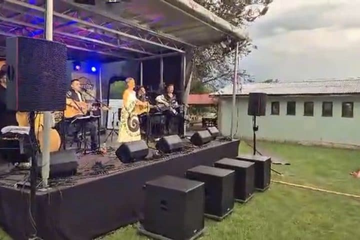 Celkový pohled na venkovní pódium BOROfestu